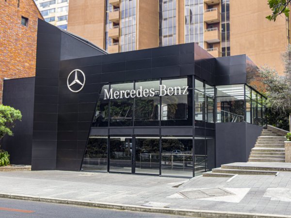 <p>Nueva sede Mercedes-Benz Cars: Motorysa S.A. Calle 72</p>