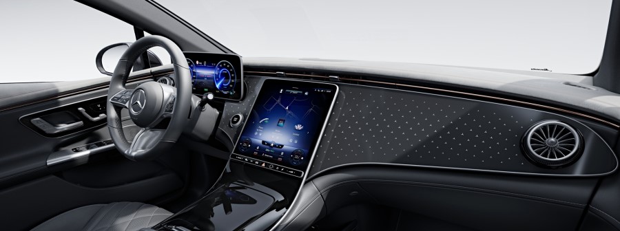 Vista interior de un vehículo eléctrico Mercedes-Benz